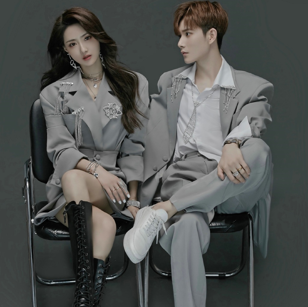 Couple's Fashionable Suit Set  - Street Fashion Magazine incelemesi ve fiyatı